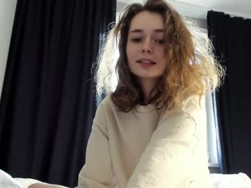 female cam girl mxxnsxsul image #2353089