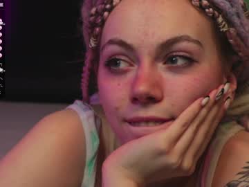 female cam couple huntertiana image #2134110