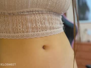 female cam girl cielo69_ image #2331067