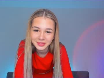 female cam girl holly____ image #3435659