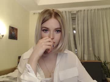 female cam girl yvaine777 image #816541