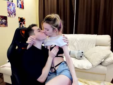 female cam couple kelley_n_danny image #3077404
