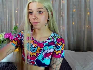 strangeann  female  webcam