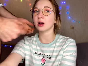 female cam couple cherry_moonn image #2576980