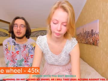 female cam couple merlin_n_karen image #217654