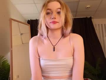 female cam girl just_mia_ image #4082402