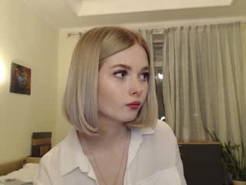 female cam girl yvaine777 image #824566