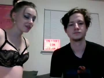 female cam couple leojamie image #1115172