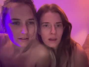 female cam couple fartsmommy image #3312383