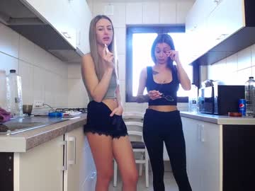 female cam couple nolimitscoupl3 image #1423010