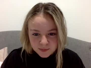 blondiecollegebabe  female  webcam