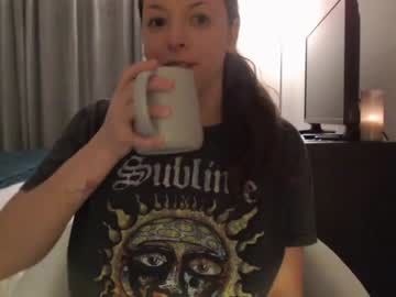 female cam girl ladylunchables image #1027871