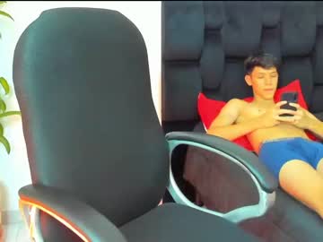female cam man michael_twink18 image #3957592