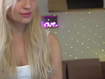female cam couple kira0541 image #2919461