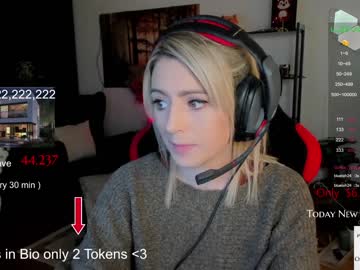 female cam girl kimilee22 image #1219570