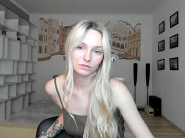 evamooni  female  webcam