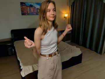 female cam girl esmeclaxton image #4044628