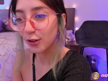 female cam girl maxinegh_ image #2119379