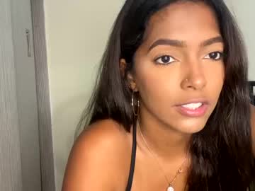 prettyalana  female  webcam