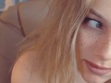 female cam girl mia_milagros image #1264521