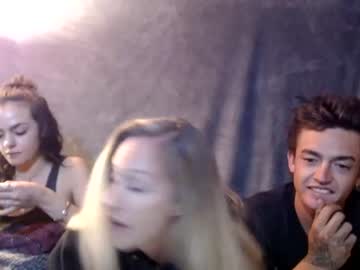 female cam couple jess_glamis96 image #2179655
