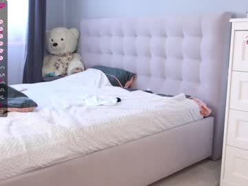 female cam couple barsikmeow image #2336340