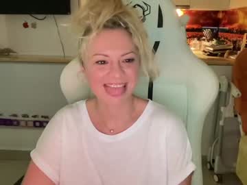 female cam girl kiradivine image #3873353
