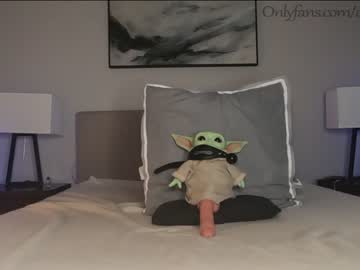 female cam couple ari_lovexo image #2549324