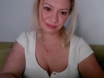female cam girl kiradivine image #1643059
