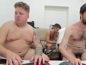 female cam man classied image #3089764
