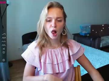 female cam girl shy_mirabel image #2661339