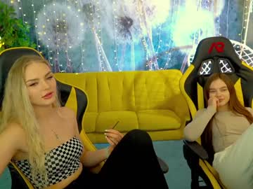 female cam couple kira0541 image #3736444