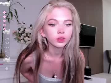 female cam girl small_blondee image #2341024