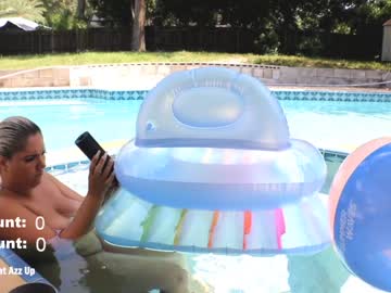 female cam girl milavalentinax image #2009927