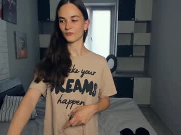 intoursoui  female  webcam