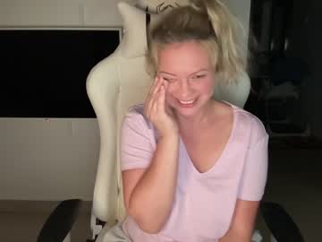 female cam girl kiradivine image #2690977