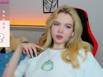 female cam girl small_blondee image #3715701