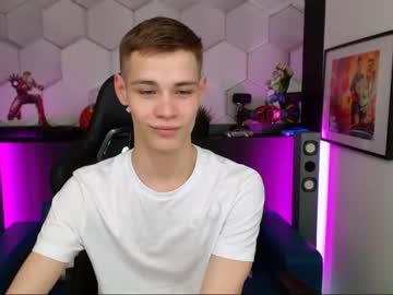 female cam man brad_bert image #3934270