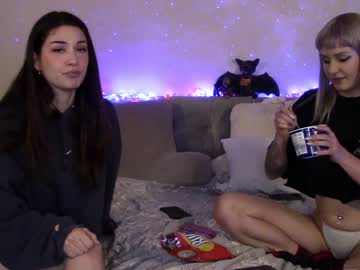 female cam girl mari_and_jandro image #3633394