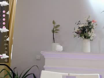 female cam girl small_blondee image #2701682