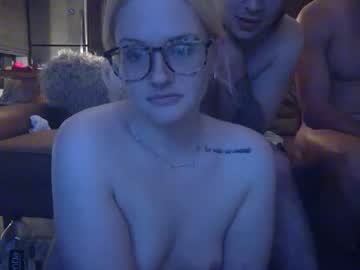 female cam couple we_freaky361 image #3954151