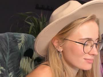 female cam girl linellali image #2777401