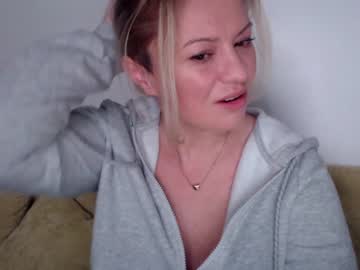 female cam girl kiradivine image #1887433