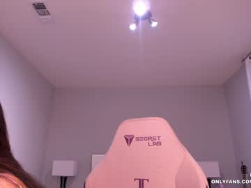 female cam girl clara_chan image #352928