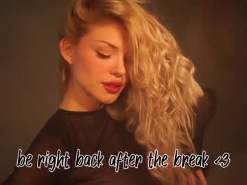 female cam girl liamurr image #3870602