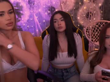 female cam couple kira0541 image #3616104