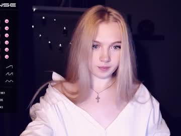 female cam girl small_blondee image #402046