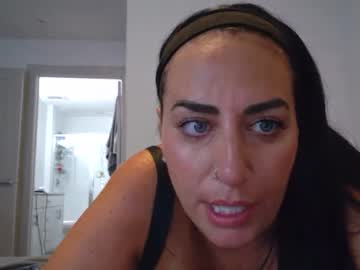 sexyblueeyedqueen  female  webcam