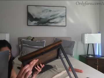 female cam couple ari_lovexo image #2819982