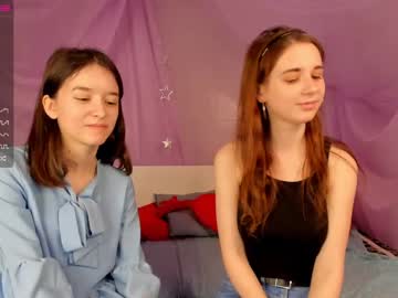 female cam couple yoiandeecaron image #1640196